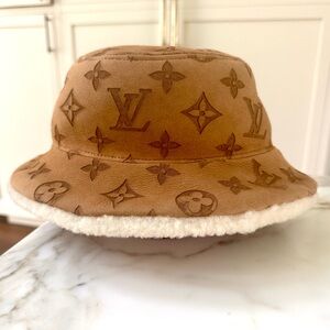 LOUIS VUITTON Louis Vuitton Shearling Bucket Hat Reversible Monogram Leather